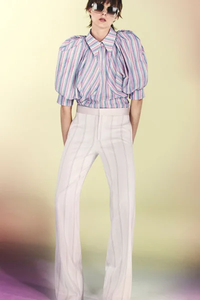 Look 16